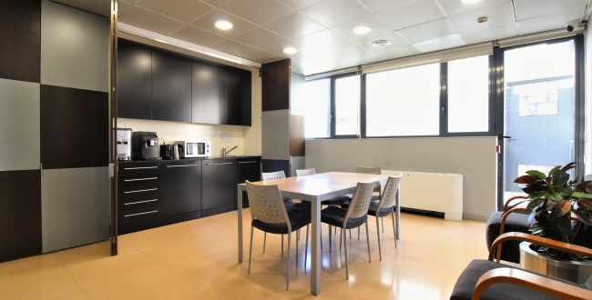 CENTRE NEGOCIS A LA DEVESA