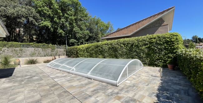 CASA UNIFAMILIAR AMB HABITATGE EN UNA SOLA PLANTA, PRIVACITAT I VISTES A LA ZONA DE PALAU - GIRONA