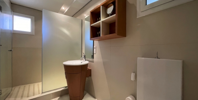 CASA UNIFAMILIAR AMB HABITATGE EN UNA SOLA PLANTA, PRIVACITAT I VISTES A LA ZONA DE PALAU - GIRONA