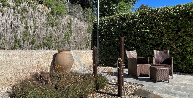 CASA UNIFAMILIAR AMB HABITATGE EN UNA SOLA PLANTA, PRIVACITAT I VISTES A LA ZONA DE PALAU - GIRONA