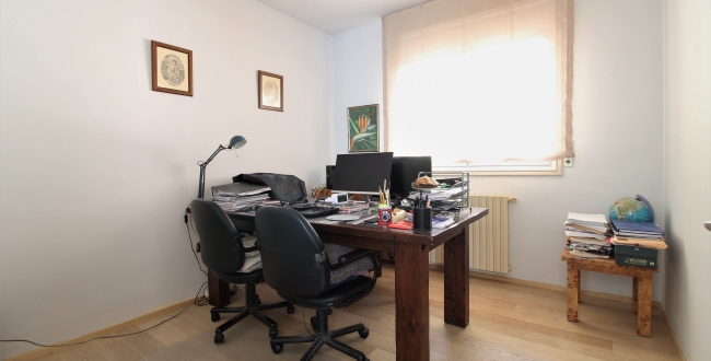 CASA UNIFAMILIAR AMB HABITATGE EN UNA SOLA PLANTA, PRIVACITAT I VISTES A LA ZONA DE PALAU - GIRONA