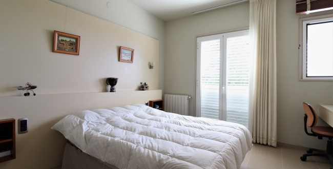 CASA UNIFAMILIAR AMB HABITATGE EN UNA SOLA PLANTA, PRIVACITAT I VISTES A LA ZONA DE PALAU - GIRONA