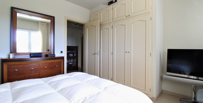 CASA UNIFAMILIAR AMB HABITATGE EN UNA SOLA PLANTA, PRIVACITAT I VISTES A LA ZONA DE PALAU - GIRONA