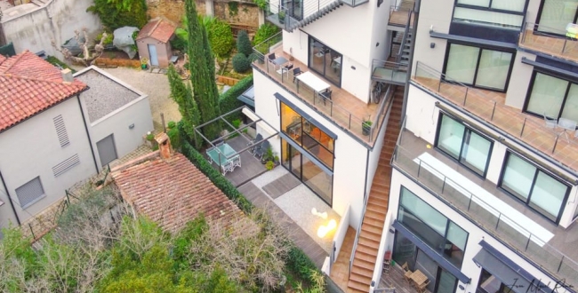 FANTÀSTIC PIS MOBLAT AMB ACABATS D'ALTA QUALITAT D'1 HABITACIÓ I JARDÍ PRIVAT AL BARRI VELL DE GIRONA