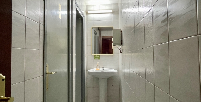 LOCAL CANTONER AMB SORTIDA DE FUMS I TERRASSA EXTERIOR