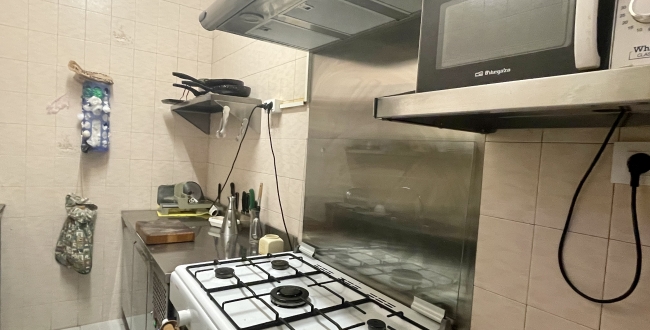 LOCAL CANTONER AMB SORTIDA DE FUMS I TERRASSA EXTERIOR