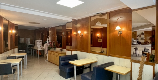 LOCAL CANTONER AMB SORTIDA DE FUMS I TERRASSA EXTERIOR