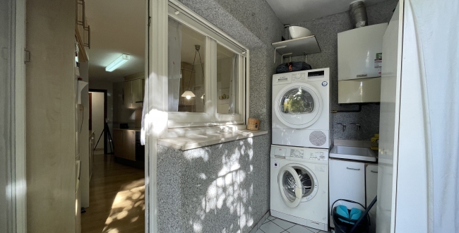 APPARTEMENT AVEC 4 CHAMBRES ET STOCKAGE INCLUS DANS UNE ZONE PIÉTONNE DANS LE QUARTIER DEVESA À GIRONA