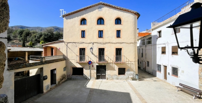 FANTÀSTICA MASIA DEL SEGLE XVI-XVIII PER REHABILITAR A LA CELLERA DE TER