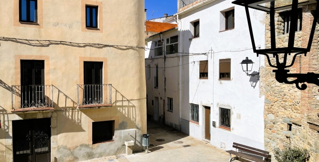 FANTÀSTICA MASIA DEL SEGLE XVI-XVIII PER REHABILITAR A LA CELLERA DE TER