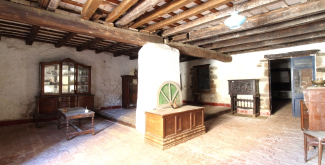 FANTÀSTICA MASIA DEL SEGLE XVI-XVIII PER REHABILITAR A LA CELLERA DE TER