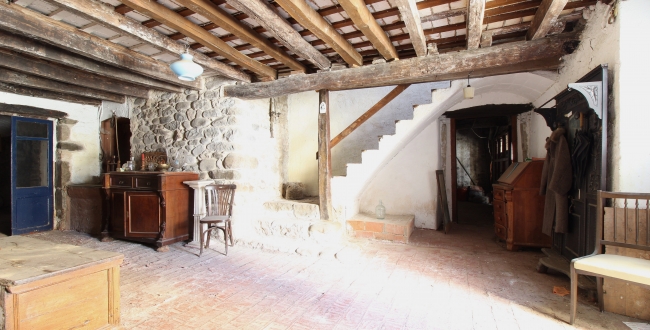 FANTÀSTICA MASIA DEL SEGLE XVI-XVIII PER REHABILITAR A LA CELLERA DE TER