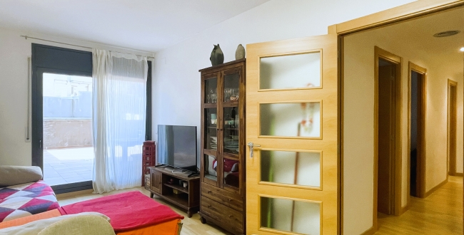 PIS DE 3 HABITACIONS AMB TERRASSA DE 70M2 A SANTA EUGÈNIA - GIRONA