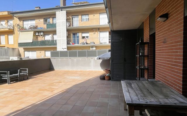 PIS DE 3 HABITACIONS AMB TERRASSA DE 70M2 A SANTA EUGÈNIA - GIRONA