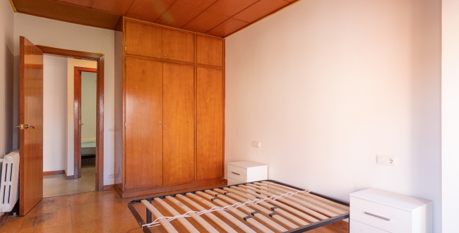 PIS AMB 4 HABITACIONS DOBLES I MENJADOR AMPLI AMB LLAR DE FOC A ST. NARCIS - GIRONA