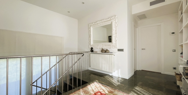 CASA UNIFAMILIAR D'OBRA VISTA REFORMADA AMB PISCINA