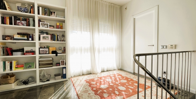 CASA UNIFAMILIAR D'OBRA VISTA REFORMADA AMB PISCINA