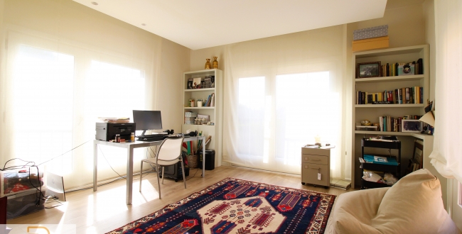 CASA UNIFAMILIAR D'OBRA VISTA REFORMADA AMB PISCINA