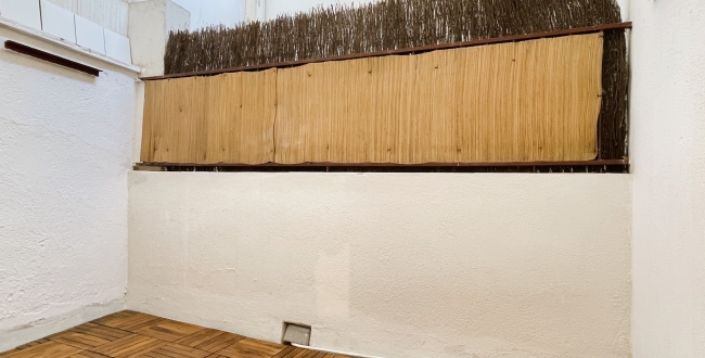 PIS D'1 HABITACIÓ, CUINA I MENJADOR CONCEPTE MODERN, AMB PATI INTERIOR. RECENT  REFORMAT AMB MOBLES I ELECTRODOMÈSTICS AL BARRI VELL DE GIRONA. LLOGUER DE TEMPORDADA 