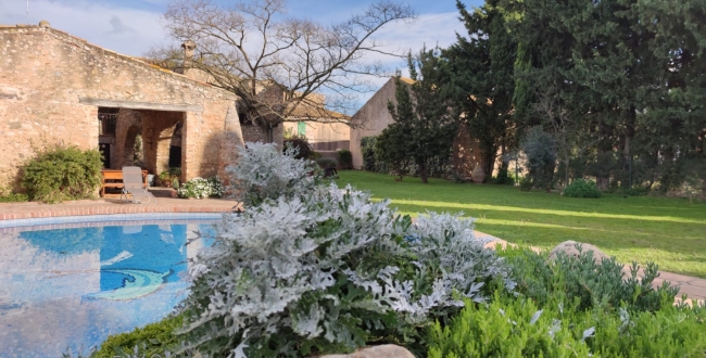 MASIA ORIGINÀRIA DEL SEGLE XIV - XV EN PERFECTE ESTAT DE CONSERVACIÓ A VILADAMAT