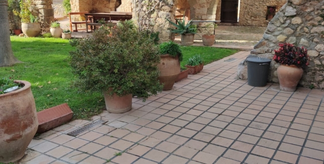 MASIA ORIGINÀRIA DEL SEGLE XIV - XV EN PERFECTE ESTAT DE CONSERVACIÓ A VILADAMAT