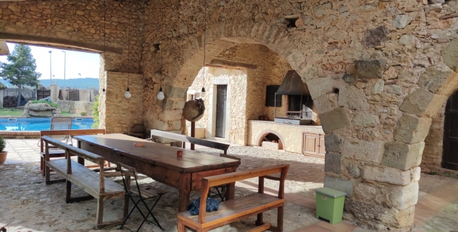 MASIA ORIGINÀRIA DEL SEGLE XIV - XV EN PERFECTE ESTAT DE CONSERVACIÓ A VILADAMAT