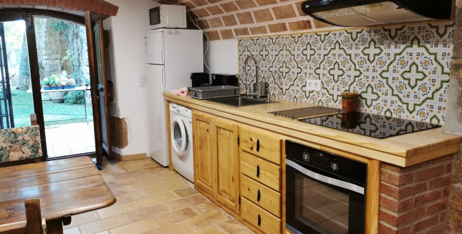 MASIA ORIGINÀRIA DEL SEGLE XIV - XV EN PERFECTE ESTAT DE CONSERVACIÓ A VILADAMAT