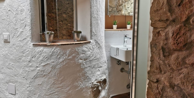 MASIA ORIGINÀRIA DEL SEGLE XIV - XV EN PERFECTE ESTAT DE CONSERVACIÓ A VILADAMAT