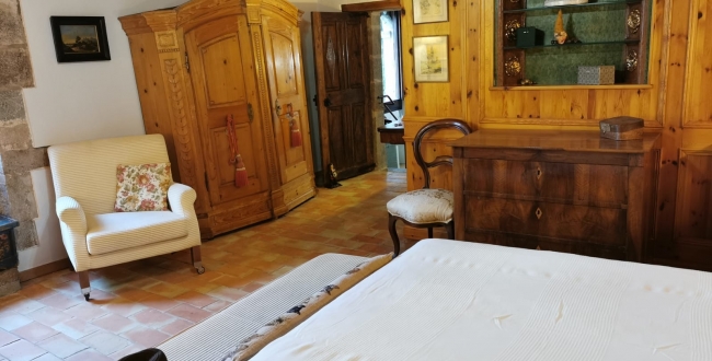 MASIA ORIGINÀRIA DEL SEGLE XIV - XV EN PERFECTE ESTAT DE CONSERVACIÓ A VILADAMAT