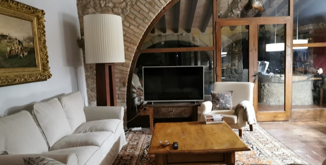 MASIA ORIGINÀRIA DEL SEGLE XIV - XV EN PERFECTE ESTAT DE CONSERVACIÓ A VILADAMAT