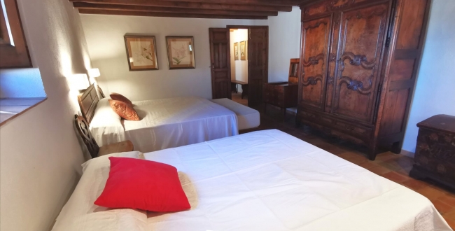 MASIA ORIGINÀRIA DEL SEGLE XIV - XV EN PERFECTE ESTAT DE CONSERVACIÓ A VILADAMAT