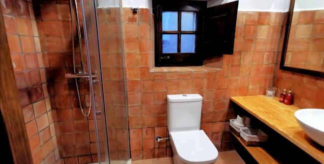 MASIA ORIGINÀRIA DEL SEGLE XIV - XV EN PERFECTE ESTAT DE CONSERVACIÓ A VILADAMAT