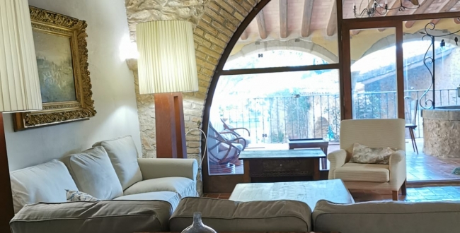 MASIA ORIGINÀRIA DEL SEGLE XIV - XV EN PERFECTE ESTAT DE CONSERVACIÓ A VILADAMAT