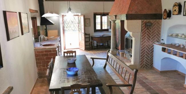 MASIA ORIGINÀRIA DEL SEGLE XIV - XV EN PERFECTE ESTAT DE CONSERVACIÓ A VILADAMAT