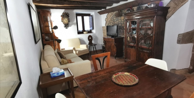 MASIA ORIGINÀRIA DEL SEGLE XIV - XV EN PERFECTE ESTAT DE CONSERVACIÓ A VILADAMAT