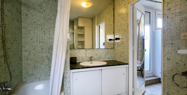 ÀTIC DE GRANS DIMENSIONS I AMB TERRASSES A L'EIXAMPLE NORD GIRONA