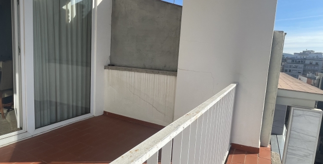 ÀTIC DE GRANS DIMENSIONS I AMB TERRASSES A L'EIXAMPLE NORD GIRONA