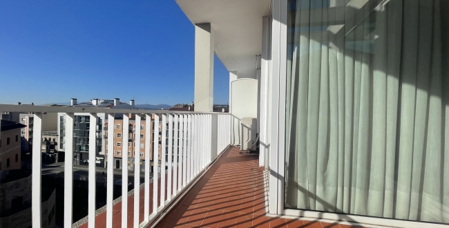 ÀTIC DE GRANS DIMENSIONS I AMB TERRASSES A L'EIXAMPLE NORD GIRONA