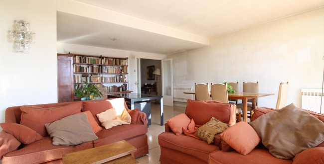 ÀTIC DE GRANS DIMENSIONS I AMB TERRASSES A L'EIXAMPLE NORD GIRONA