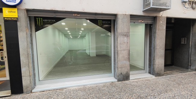 LOCAL COMERCIAL REFORMAT EN VENDA A ST. NARCIS - GIRONA