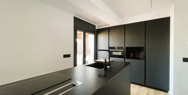 ÀTIC REFORMAT D'1 HABITACIÓ I TERRASSA A L'EIXAMPLE NORD DE GIRONA - LLOGUER DE TEMPORADA