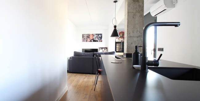 ÀTIC REFORMAT D'1 HABITACIÓ I TERRASSA A L'EIXAMPLE NORD DE GIRONA - LLOGUER DE TEMPORADA