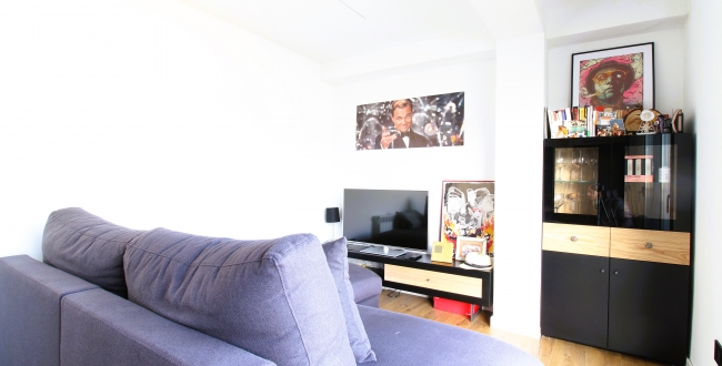 ÀTIC REFORMAT D'1 HABITACIÓ I TERRASSA A L'EIXAMPLE NORD DE GIRONA - LLOGUER DE TEMPORADA