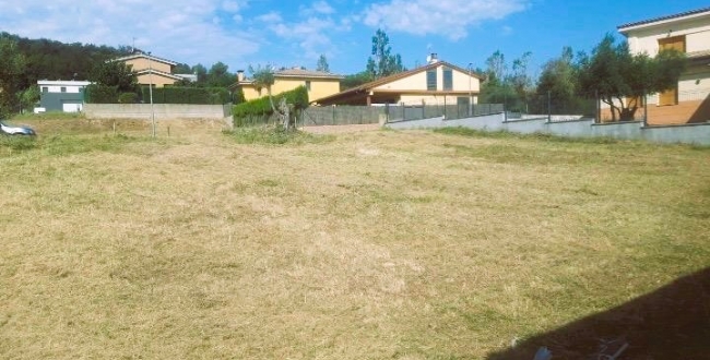 PARCEL·LA 680 M2 EN CELRÀ