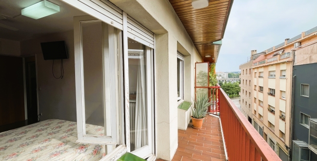 PIS ESPAIÒS DE 4 HABITACIONS AMB PQ I TRASTER A GIRONA