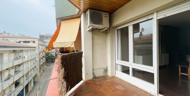 PIS ESPAIÒS DE 4 HABITACIONS AMB PQ I TRASTER A GIRONA