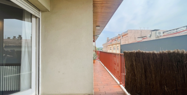 PIS ESPAIÒS DE 4 HABITACIONS AMB PQ I TRASTER A GIRONA