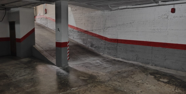 PÀRQUING PER A COTXE PETIT UBICAT AL BARRI DE  MONTILIVI - PERICOT - GIRONA