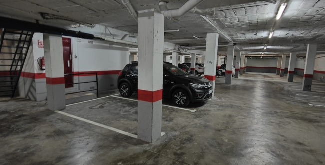 PÀRQUING PER A COTXE PETIT UBICAT AL BARRI DE  MONTILIVI - PERICOT - GIRONA