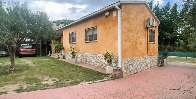 CASA UNIFAMILIAR DE 3 HABITACIONS A LA URBANITZACIÓ LA GOBA - VIDRERES